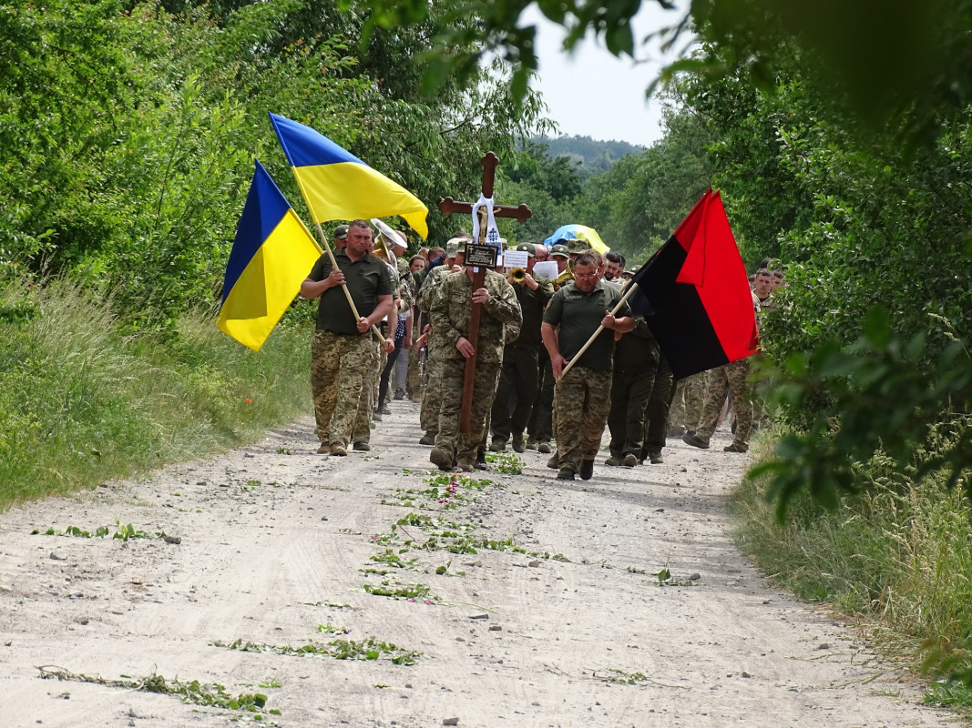 Не дожив декілька тижнів до дня народження: на Волині попрощалися із полеглим Героєм Сергієм Карпуком