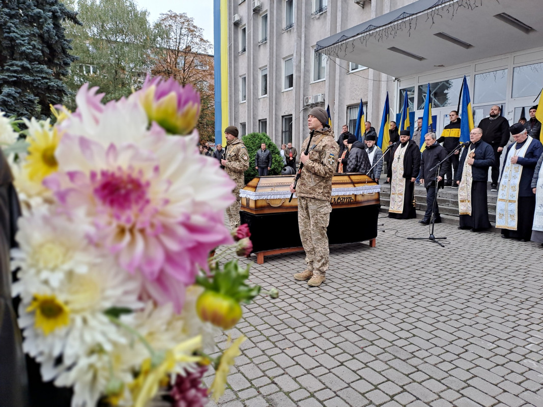 Мріяв створити сім’ю, але не судилося: на Волині попрощалися з Героєм Володимиром Кашубою