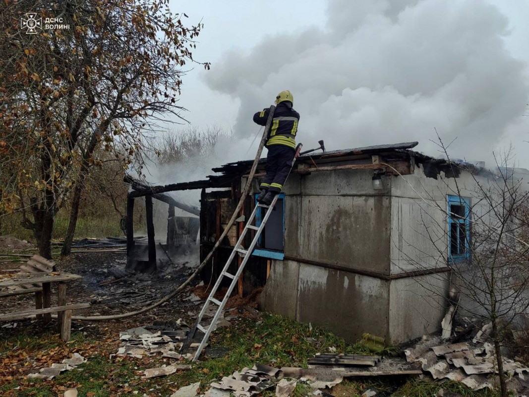 На Волині пожежа знищила будинок пенсіонера