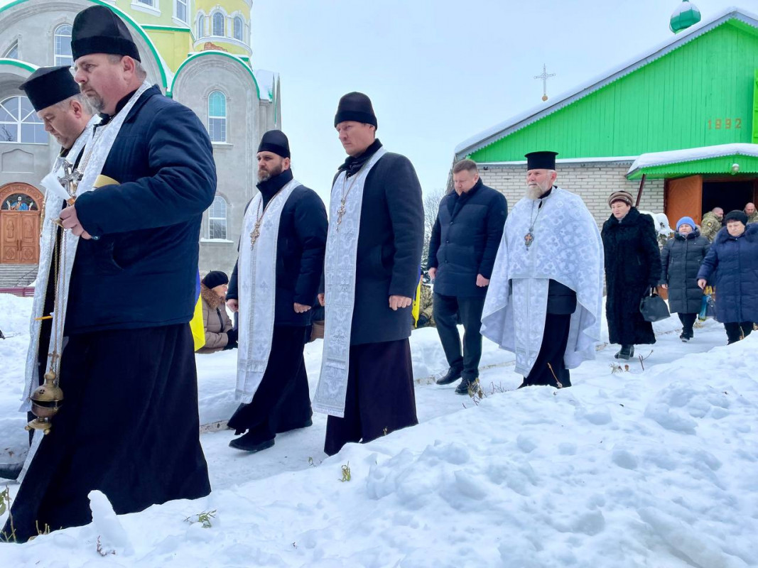 Загинув від важких поранень: на Волині попрощалися із полеглим Героєм Олександром Давидчуком