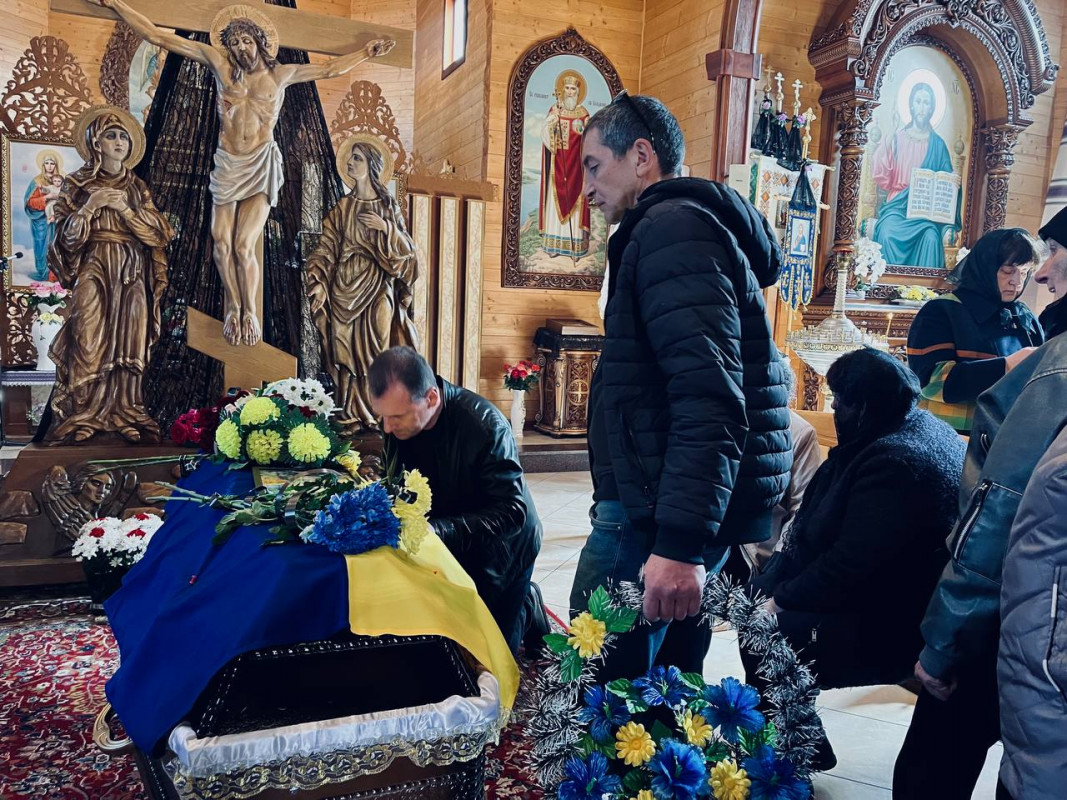 Вісім днів не дожив до 47-річчя: волиняни попрощалися із захисником Олександром Решетюком