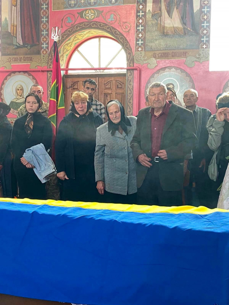 «На щиті» повернувся додому: на Волині поховали Героя Миколу Соботовича