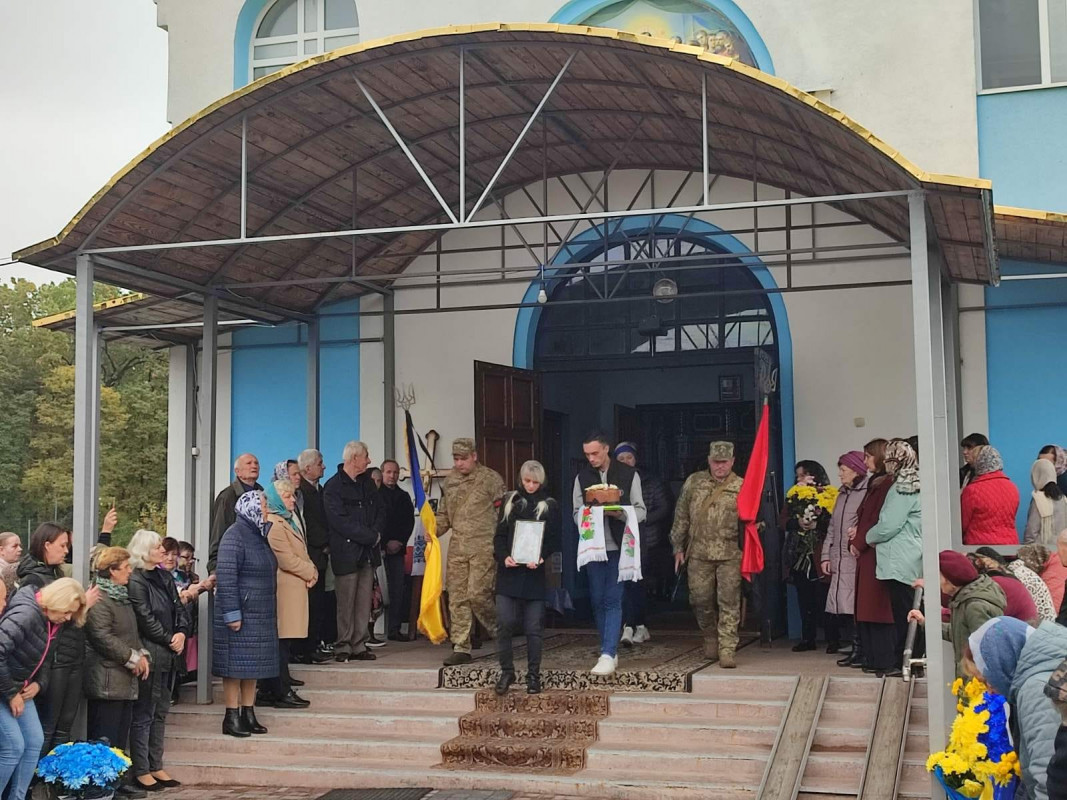 На Волині провели в останню дорогу загиблого Героя Ігоря Думку