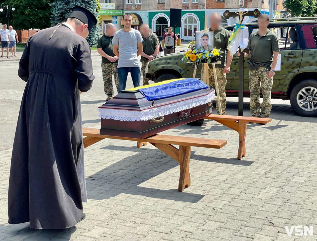 Для рідних та друзів він назавжди залишиться молодим: спогади про 36-річного Героя з Волині, який загинув, виносячи з поля бою пораненого побратима