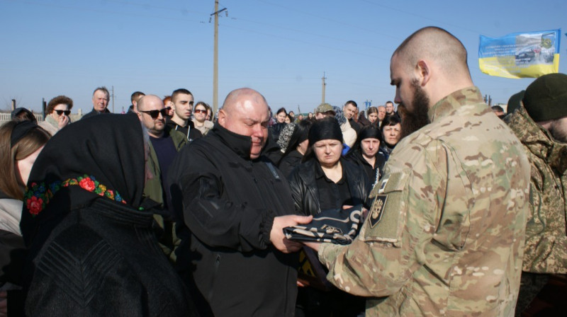 У громаді на Волині попрощалися із 23-річним розвідником «Азова» Назаром Поліщуком