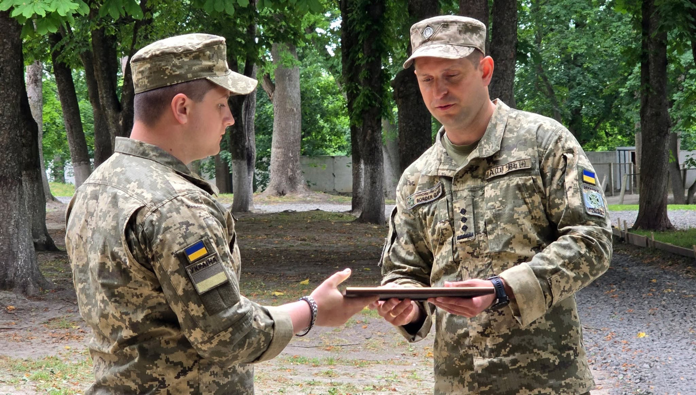 9 місяців стримували ворога на Харківщині: прикордонники Волинського загону отримали нагороди