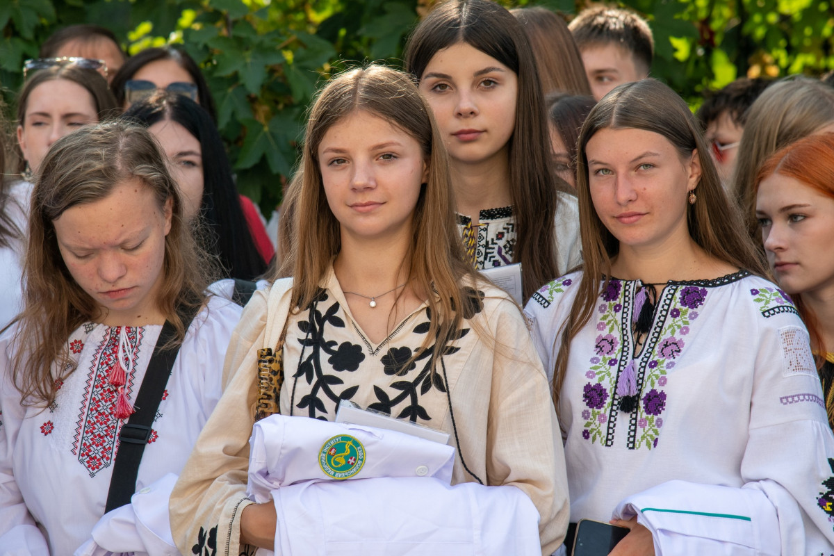 Волинські студенти розпочали навчальний рік: урочистості для першокурсників медінституту та ЛНТУ