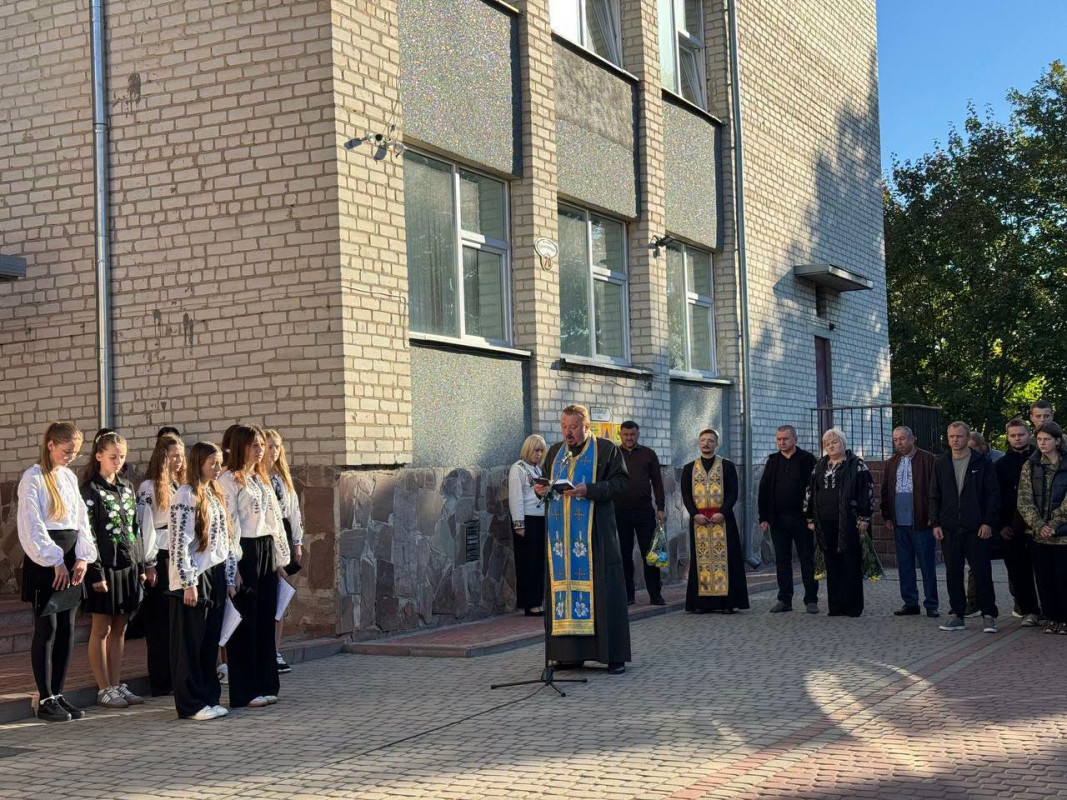 Ціною власного життя прикрив відступ побратимів: Герою України з Волині відкрили меморіальну дошку