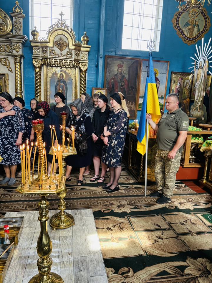 Загинув унаслідок авіаційного удару: на Волині попрощались з Героєм Дмитром Калінчуком