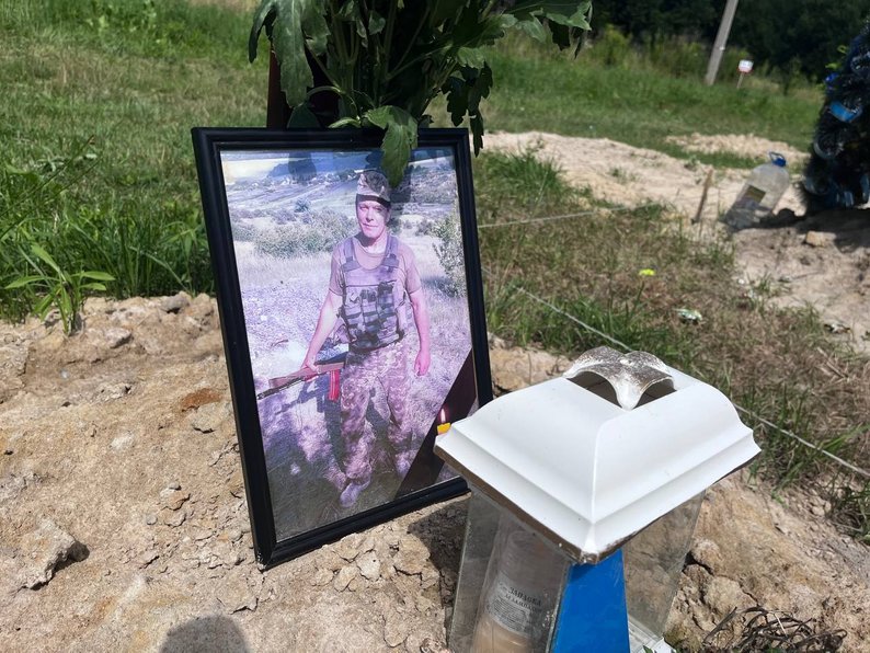 Скандал на Волині: захисника через СЗЧ поховали без почестей, а мерія відмовила у перепохованні на Алеї Слави