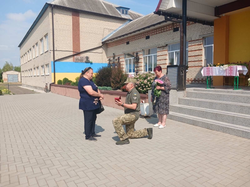 Меморіальна дошка та державна нагорода: на Волині вшанували подвиг двох Героїв