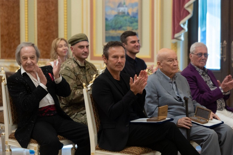 Сини Василя Зінкевича вперше за тривалий час з'явилися на публіці: який вигляд мають. Фото