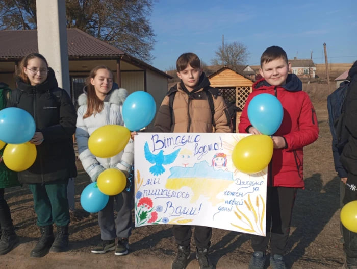 У неволі пробув 13 місяців: в рідному селі на Волині зустріли звільненого з російського полону воїна Віталія Войтовича