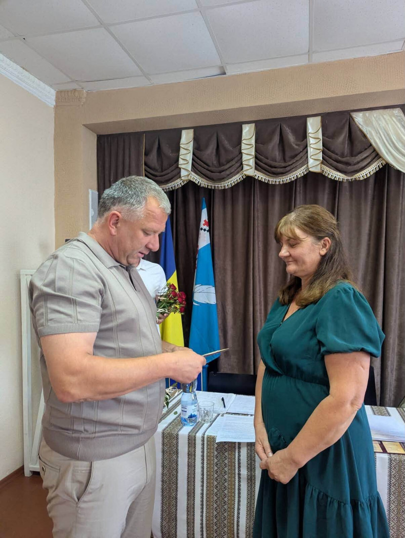 На Волині дві багатодітні мами отримали звання «Мати-героїня»