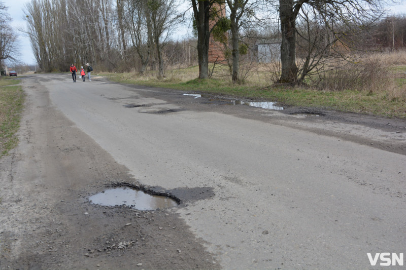 Депутати звернулися до Служби місцевих доріг щодо ремонту шляхів у селах Луцької громади