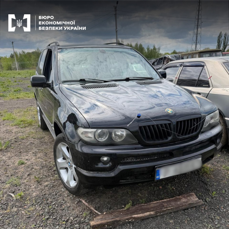На Волині вилучили 10 авто у справі про контрабанду під виглядом гуманітарної допомоги для ЗСУ