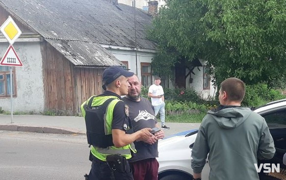 У Рожищі сталася ДТП за участю трьох авто: очевидці підозрюють, що водій був п’яним