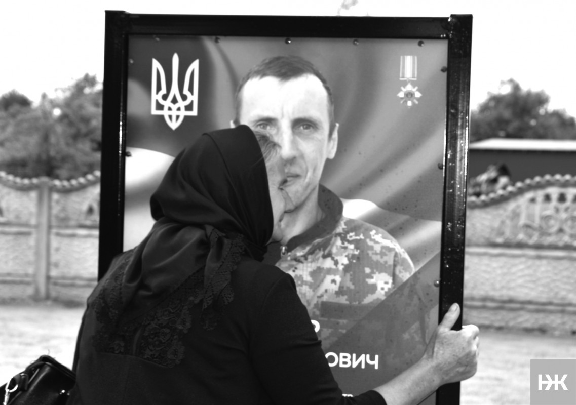 Сльози, голуби та шана загиблим захисникам: у громаді на Волині відкрили Алею пам’яті Героям