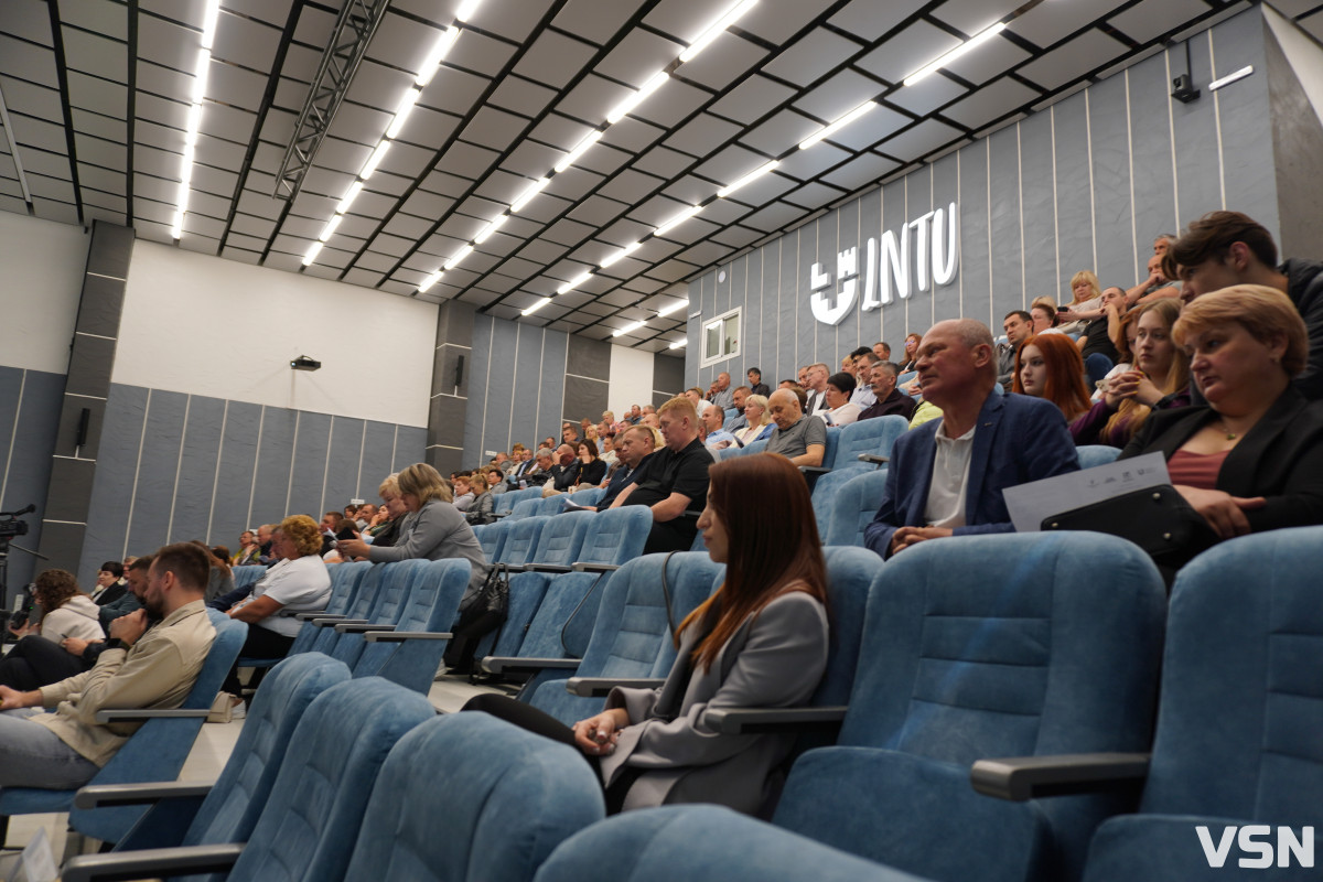 Громади у нерівних умовах: у Луцьку обговорили проблеми реформи старост