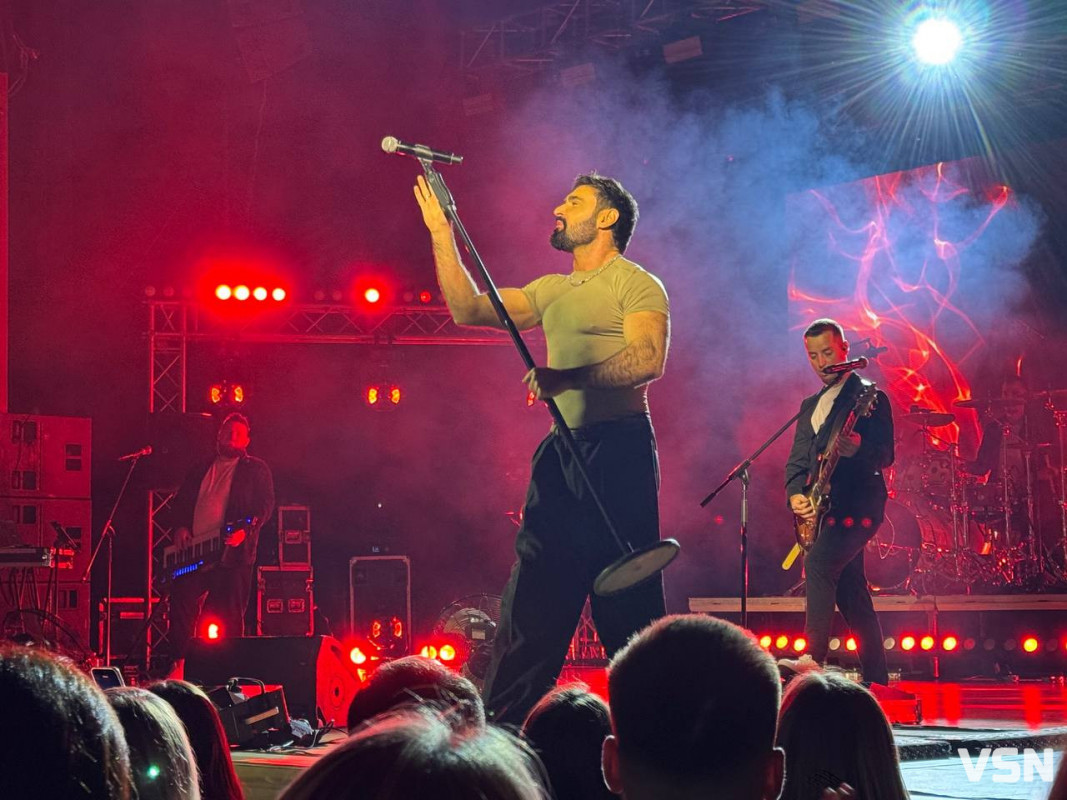 «Пінаколада» дарує другу молодість»: Віталій Козловський зібрав повний зал у Луцьку