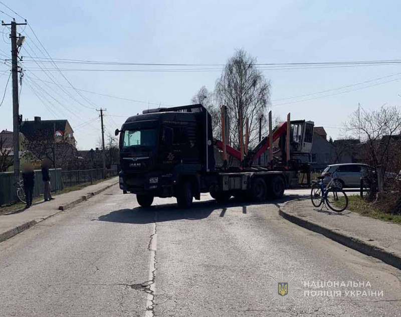 На Волині вантажівка збила велосипедиста