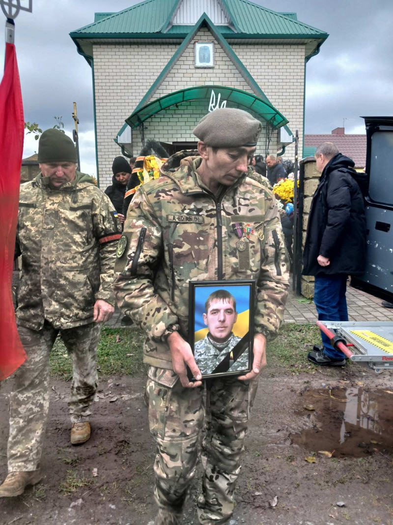 На Волині попрощалися з 40-річний Героєм Романом Нікитчиком