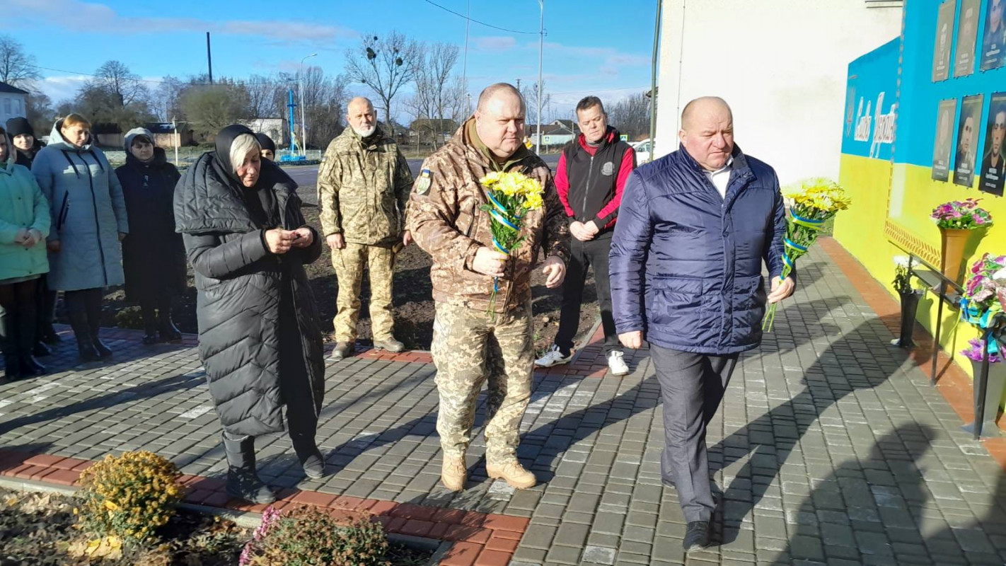 Рідним двох Героїв з Волині вручили їхні посмертні нагороди. Фото