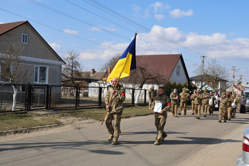 Навіки 53: біля Луцька попрощалися з Героєм Сергієм Гузем