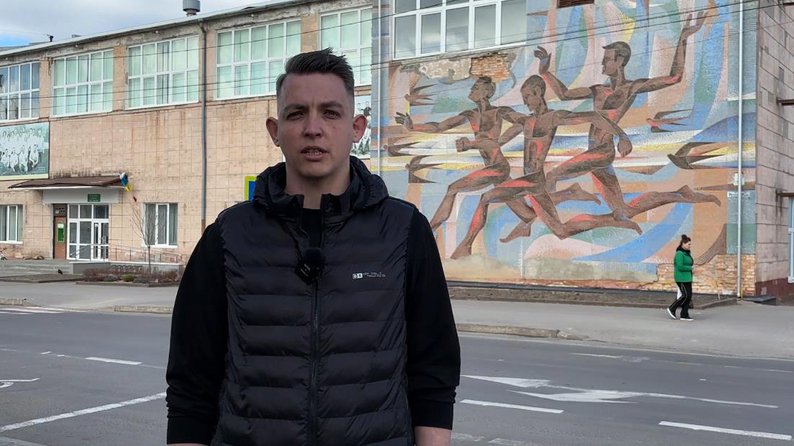 Пів мільйона євро на ремонт: що буде з унікальною мозаїкою на Будинку спорту в Нововолинську