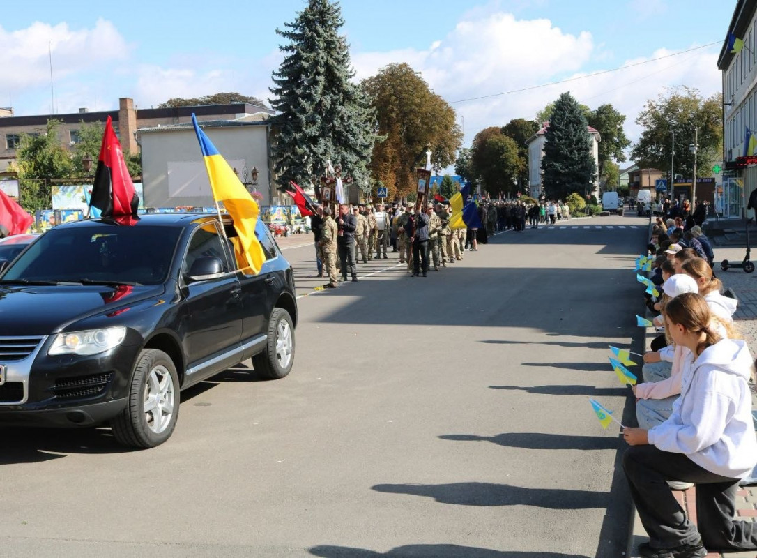 Через понад два роки після загибелі на Волині попрощалися із Героєм Олександром Трофимюком