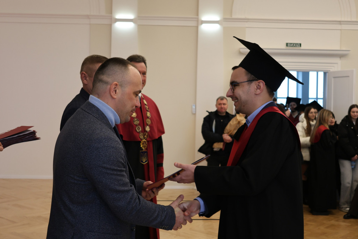У волинському виші урочисто вручили дипломи магістрів 40 військовослужбовцям і ветеранам