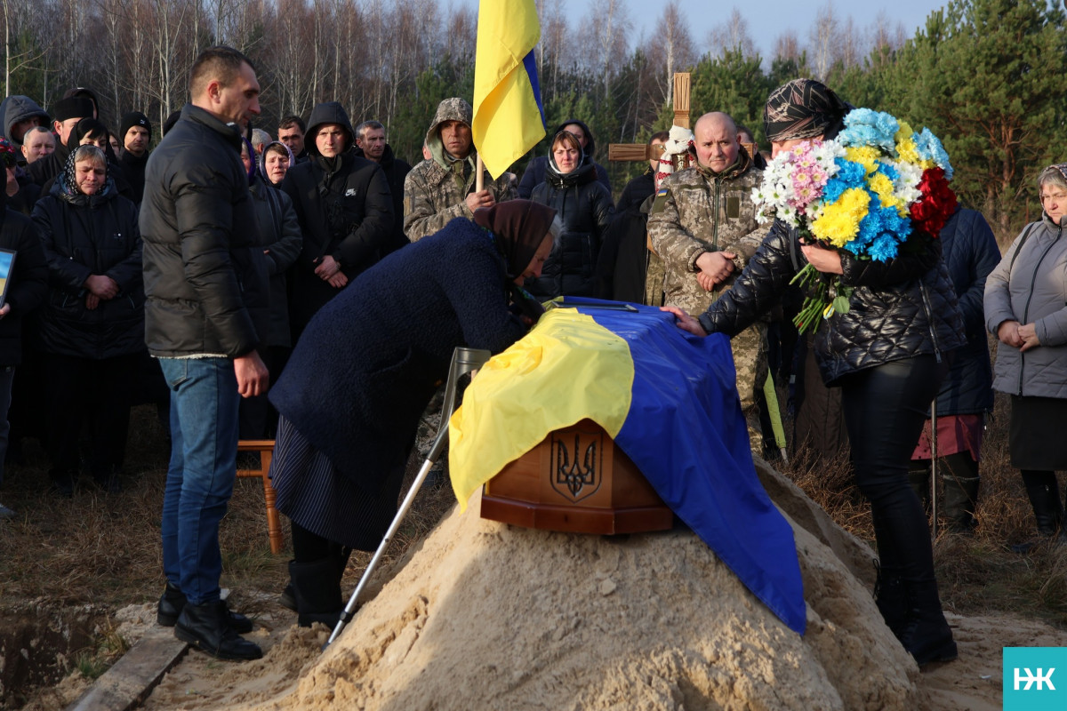 Рік надії й очікування: на Волині попрощалися з Героєм Віктором Фесиком