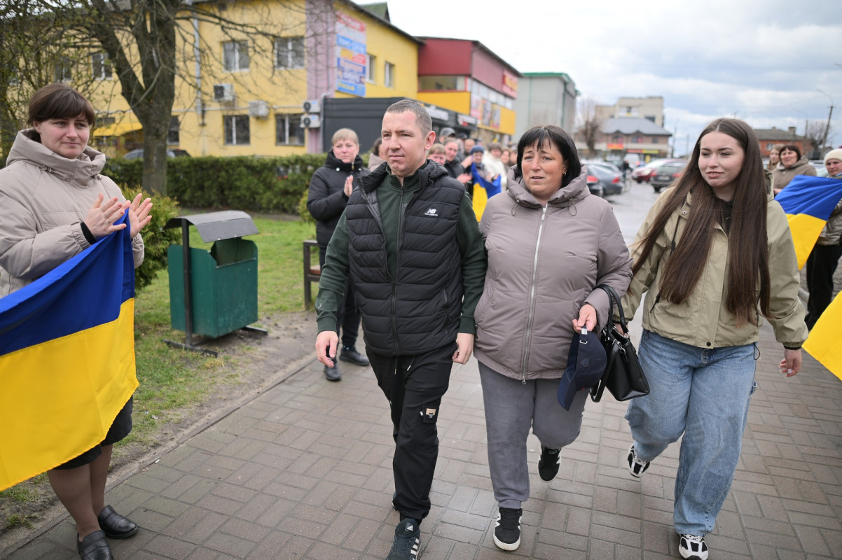 На Волині зустріли звільненого з полону військового
