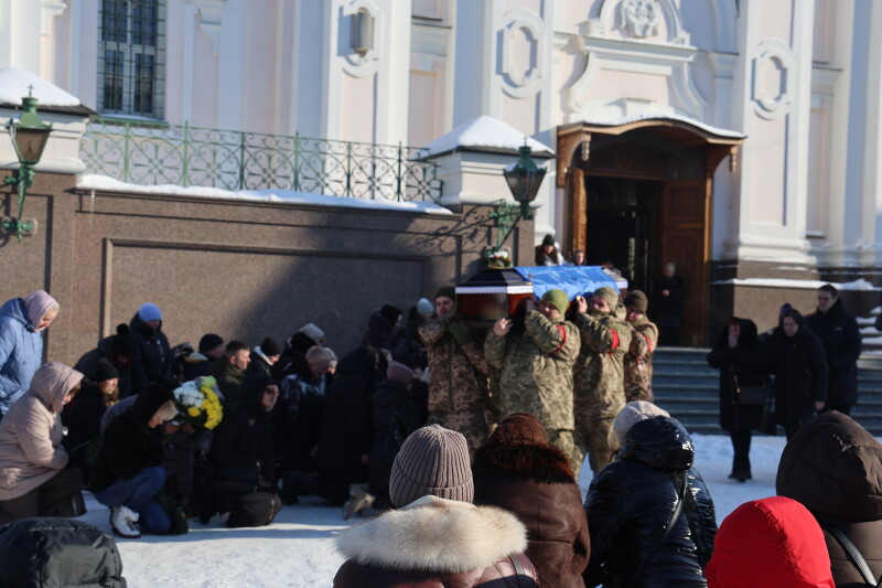Поховання в день народження: у Луцьку попрощалися з воїном Іваном Прокопцем