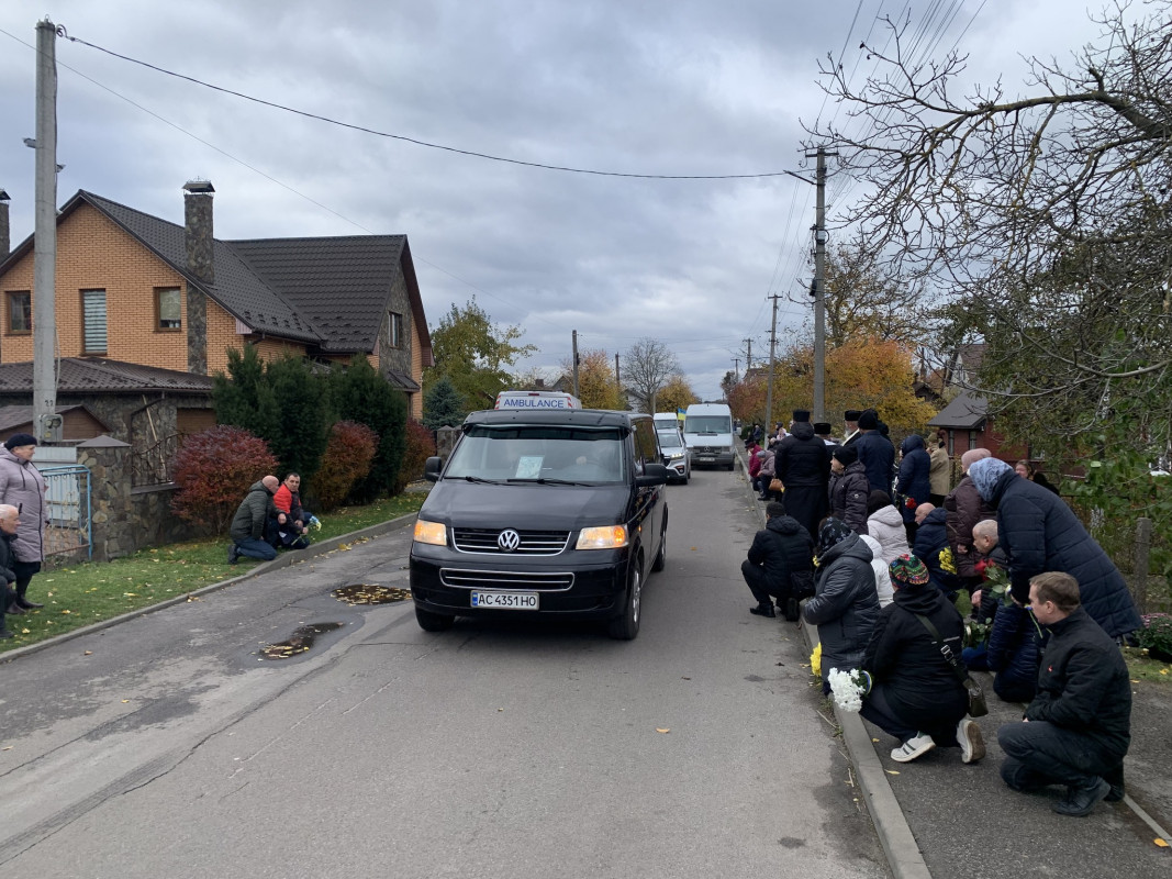 Син втратив батька: на Волині попрощалися з Героєм Петром Масюком