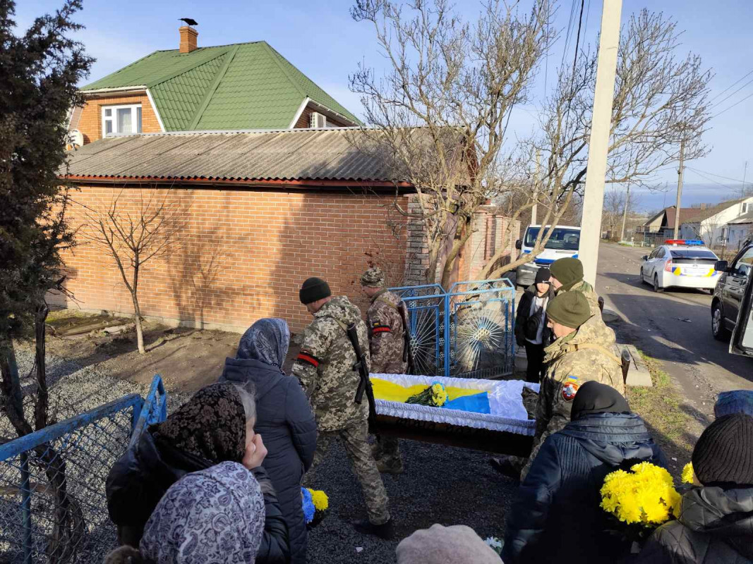 Місяць не дожив до дня народження: на Волині попрощалися з Героєм Василем Дейною