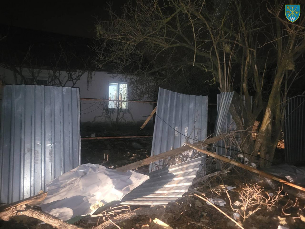 На Одещині збитий безпілотник впав у житловий квартал і вибухнув