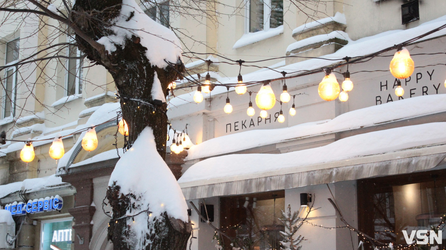 Луцьк після тижня снігопадів: фоторепортаж із засніжених вулиць міста