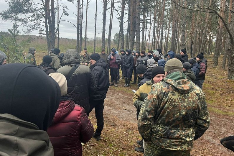 З квадрокоптерами та службовими собаками: третій день поспіль на Волині тривають пошуки зниклої дівчини. Оновлено