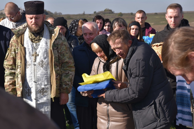 Родина втратила єдиного сина: на Волині попрощались із Героєм Петром Бідуном