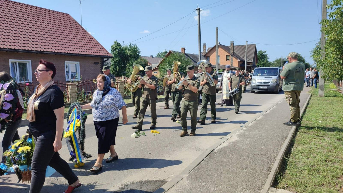 На Волині провели в останню дорогу загиблого Героя Володимира Холевінського