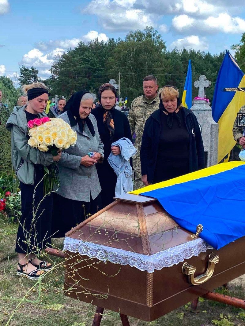 «На щиті» повернувся додому: на Волині поховали Героя Миколу Соботовича