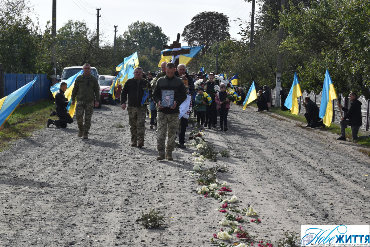 Йому було всього 30: на Волині попрощалися із молодим Героєм Сергієм Денисюком. Фото