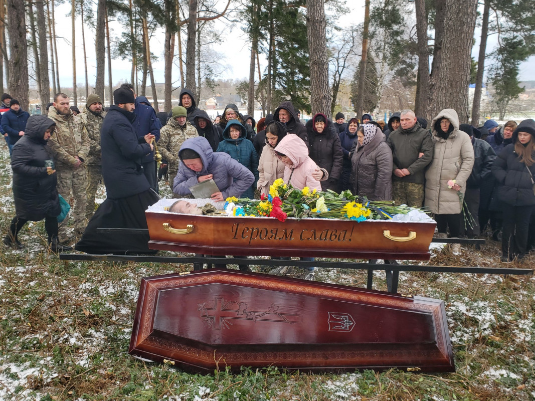 Брати нині захищають Вітчизну: на Волині попрощались з Героєм Михайлом Жердецьким