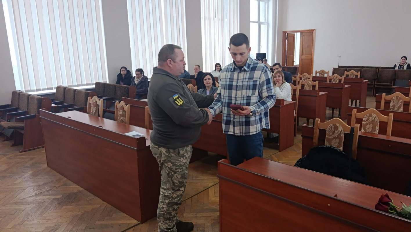 Вдові та сину загиблого військовослужбовця з Волині вручили Орден «За мужність» ІІІ ступеня