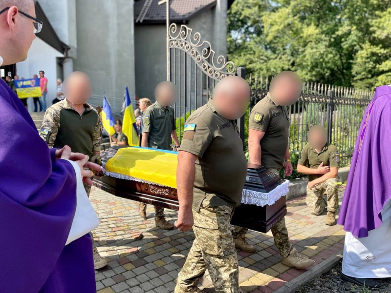 Два прощання в один день: громада на Волині провела в останню путь Героїв, які три місяці вважалися безвісти зниклими