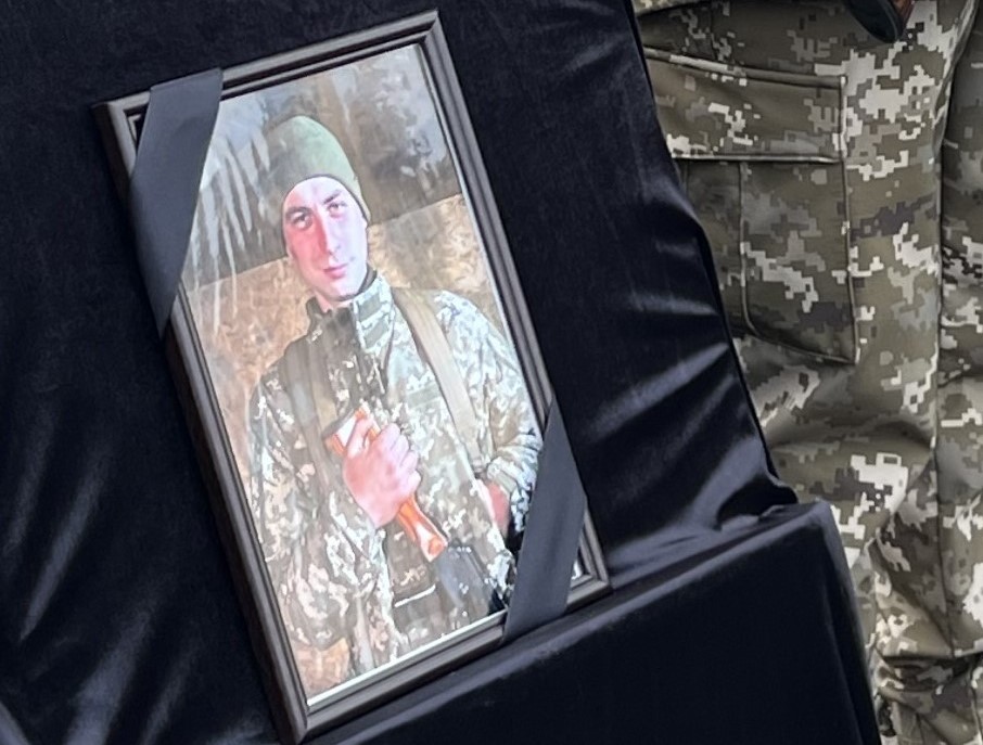 ДНК-експертиза обірвала надії: на Волині попрощалися з Героєм Юрієм Данилюком