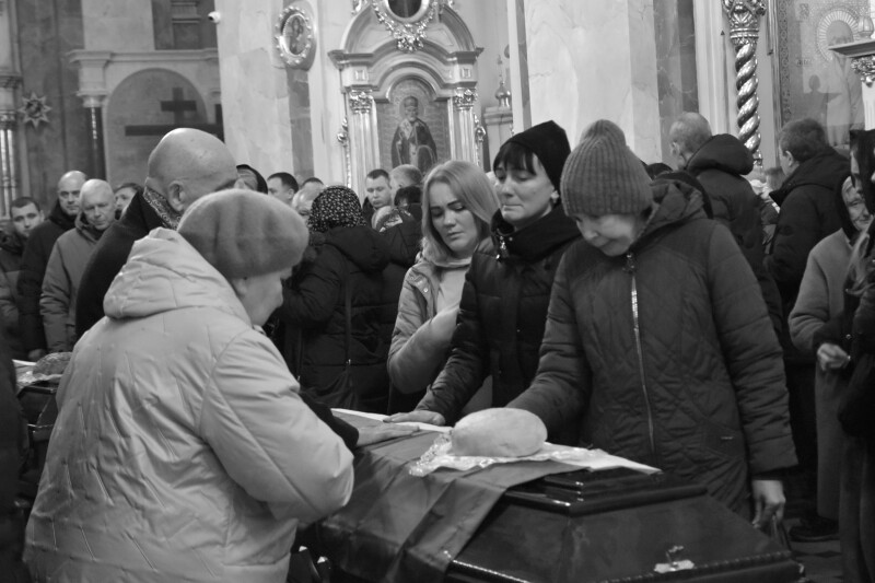 Два прощання в один день: у Луцьку поховали Героїв Вадима Басараба та Сергія Вікторського