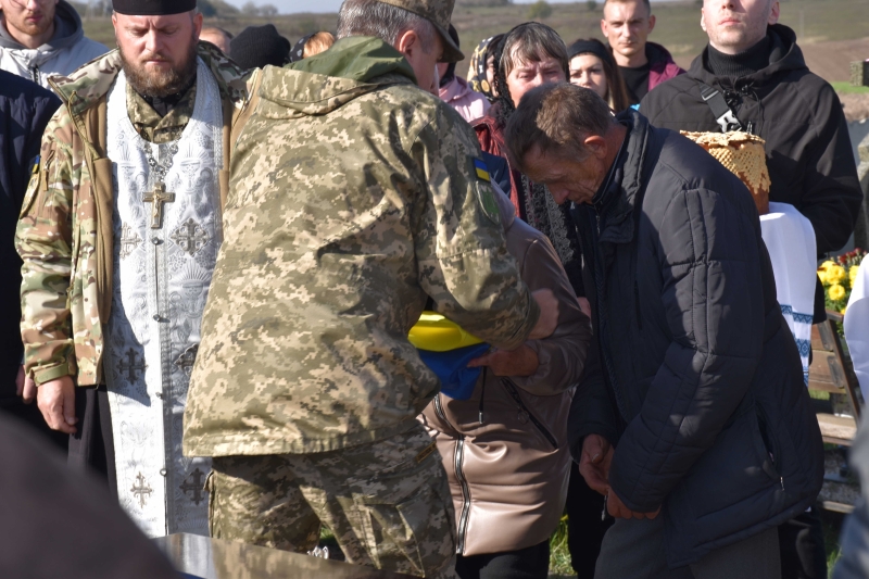 Родина втратила єдиного сина: на Волині попрощались із Героєм Петром Бідуном