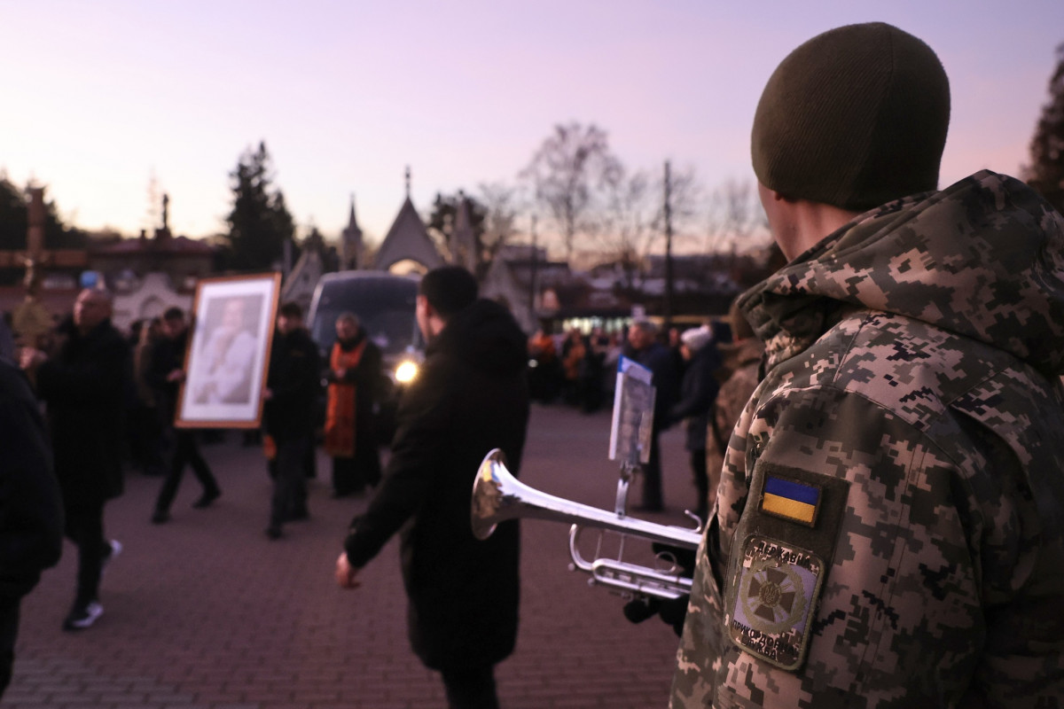 Військовий оркестр Волині провів в останню путь народного артиста Степана Гігу